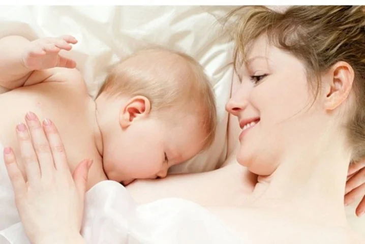 Cách Vỗ Ợ Hơi Khi Bé Ngủ Hiệu Quả Mà Không Đánh Thức Con