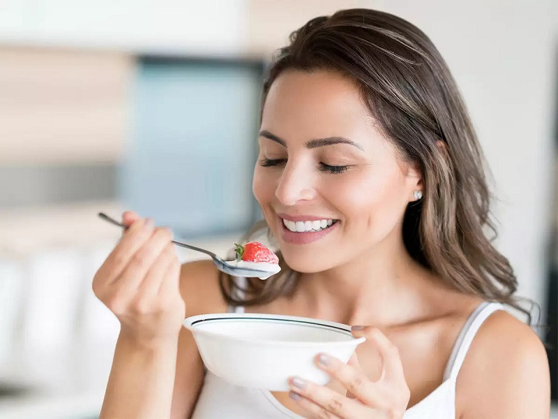 Bầu Ăn Sữa Chua Được Không? Hướng Dẫn Chi Tiết Từ Chuyên Gia