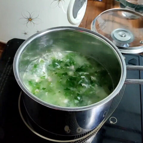 Nồi cháo cá bớp rau ngót thơm ngon cho bé