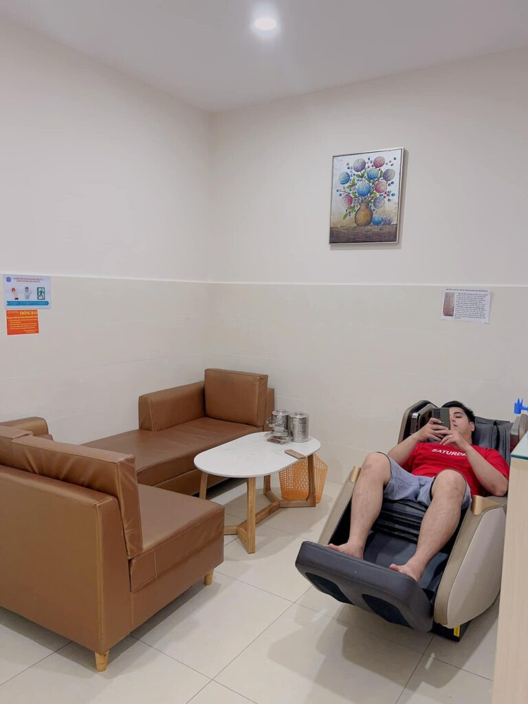 Nội thất sang trọng và dịch vụ chuẩn 5 sao của các phòng tại khu Bách Hợp, phù hợp với mức giá phòng bệnh viện Hùng Vương cao cấp.