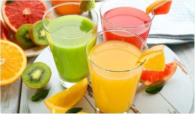 Nước ép trái cây tươi và các loại quả mọng, lựa chọn thay thế an toàn khi bạn đói bụng