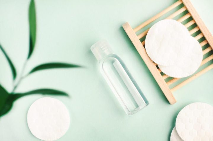 Nước Hoa Hồng Có Phải Toner Không? Giải Mã Chuyên Sâu