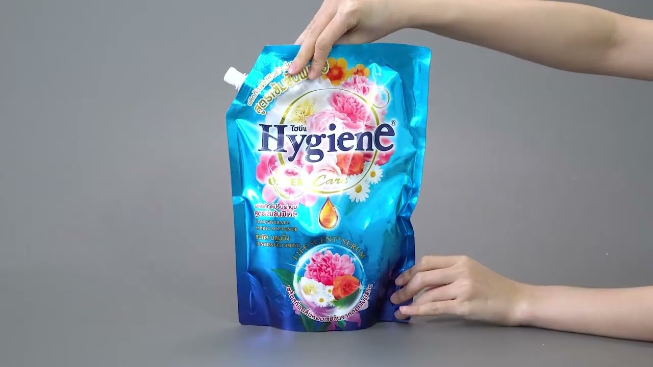 Nước xả Hygiene Expert Care xanh hương hoa hồng, mẫu đơn và cúc họa mi