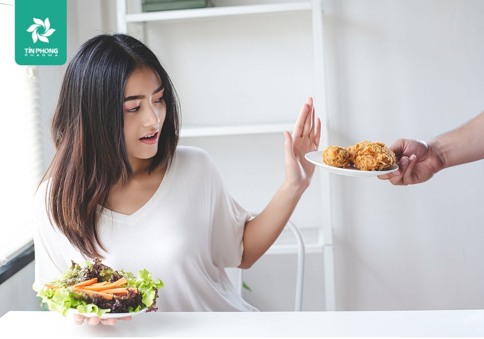 Sau Sinh Không Nên Ăn Gì: Hướng Dẫn Chi Tiết Cho Mẹ Bỉm Sữa