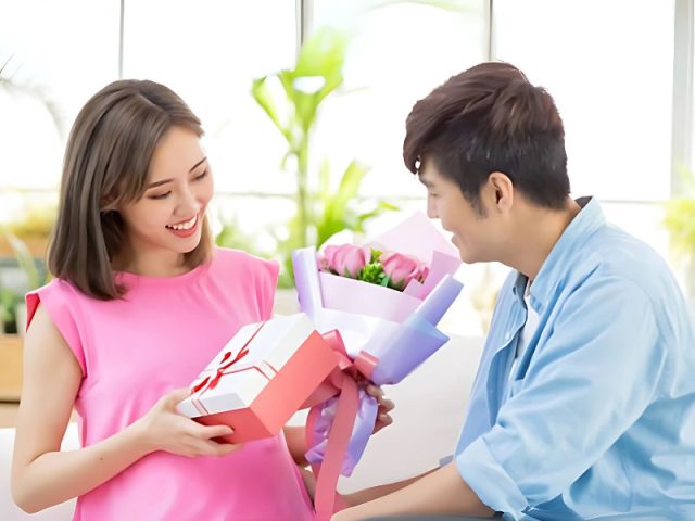Quà Sinh Nhật Cho Bà Bầu: 20+ Gợi Ý Tinh Tế, Thiết Thực & An Toàn