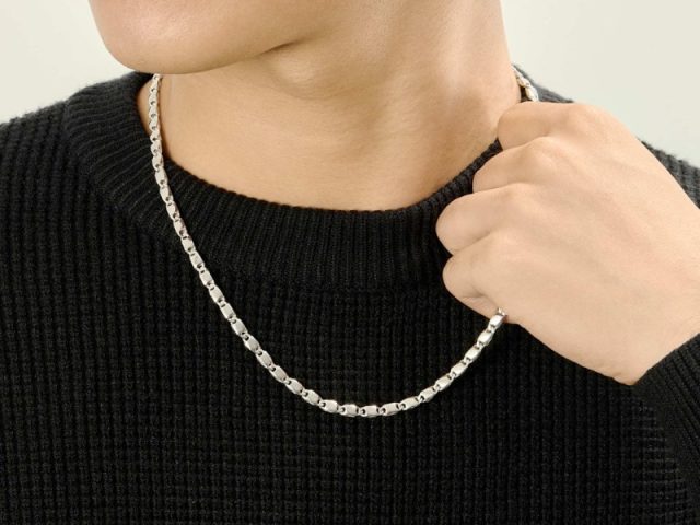 Dây chuyền - quà tặng con trai sinh nhật thể hiện cá tính