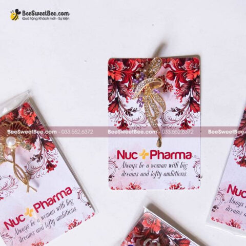 Quà tặng phụ kiện trâm cài áo