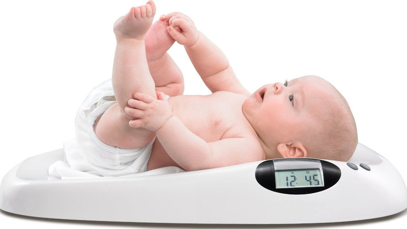 Quy trình khám bệnh cho trẻ em tại Bệnh viện Nhi Đồng Thành phố, bắt đầu từ cân đo