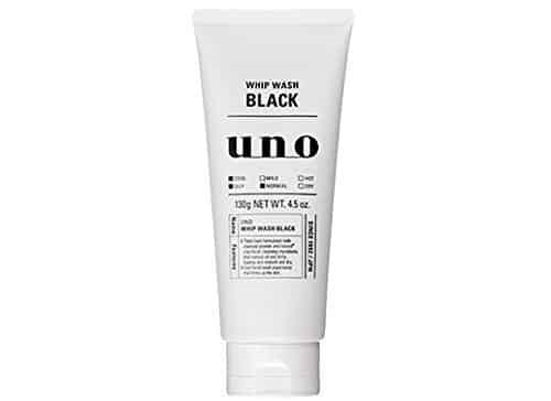 Sữa rửa mặt Shiseido Uno Whip Wash Black với than hoạt tính, chuyên biệt cho da dầu và mụn, một trong các thương hiệu sữa rửa mặt được nam giới ưa chuộng