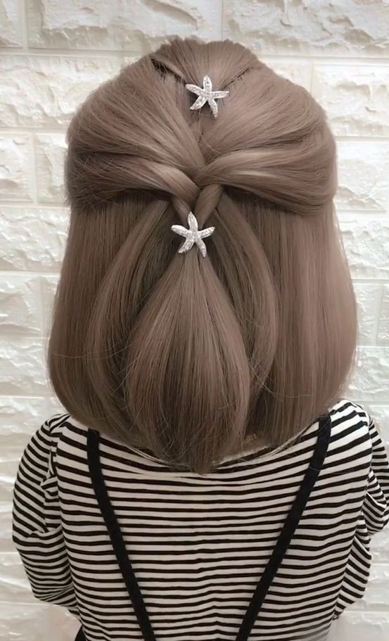 Tết tóc búi cao đơn giản cho bé gái tóc ngang vai, gọn gàng và đáng yêu
