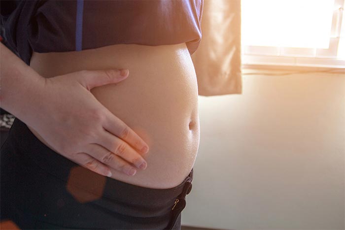 Hình ảnh bụng bầu 2 tháng: Mẹ bầu thay đổi thế nào và sự phát triển của thai nhi