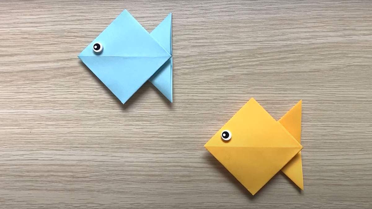 Thành phẩm đồ chơi bằng giấy hình con cá đã hoàn thiện