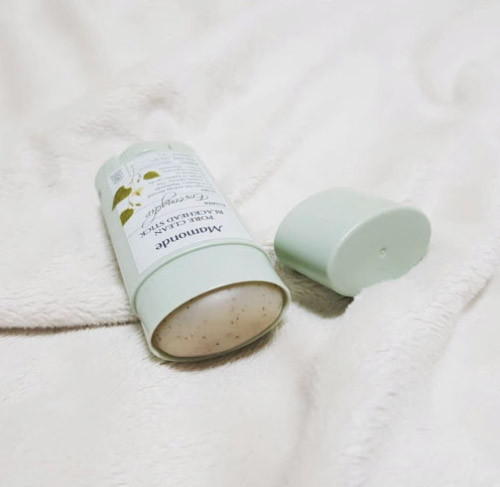 Thanh sáp Mamonde Pore Clean Stick giúp giảm mụn đầu đen hiệu quả