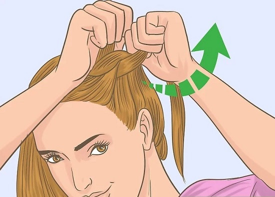 Thêm tóc vào lọn ngoài cùng và luồn dưới lọn giữa khi tết tóc ngược kiểu Pháp