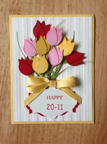 Thiệp 20 11 handmade với phong cách cắt dán sáng tạo và màu sắc tươi sáng