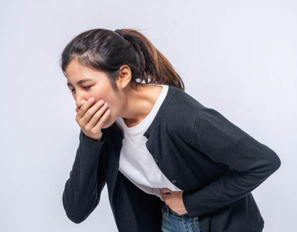 Thiếu hụt men tiêu hoá có thể gây ra buồn nôn, ợ hơi, đầy bụng ở bà bầu