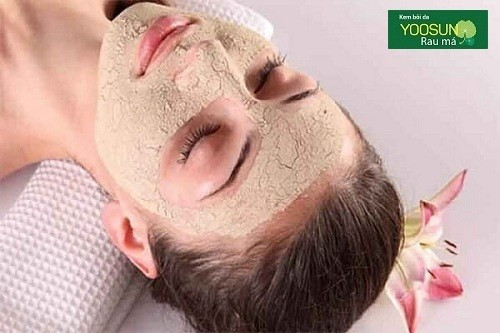 Thực hiện chăm sóc da mặt với dầu dừa đúng cách để có làn da trắng sáng