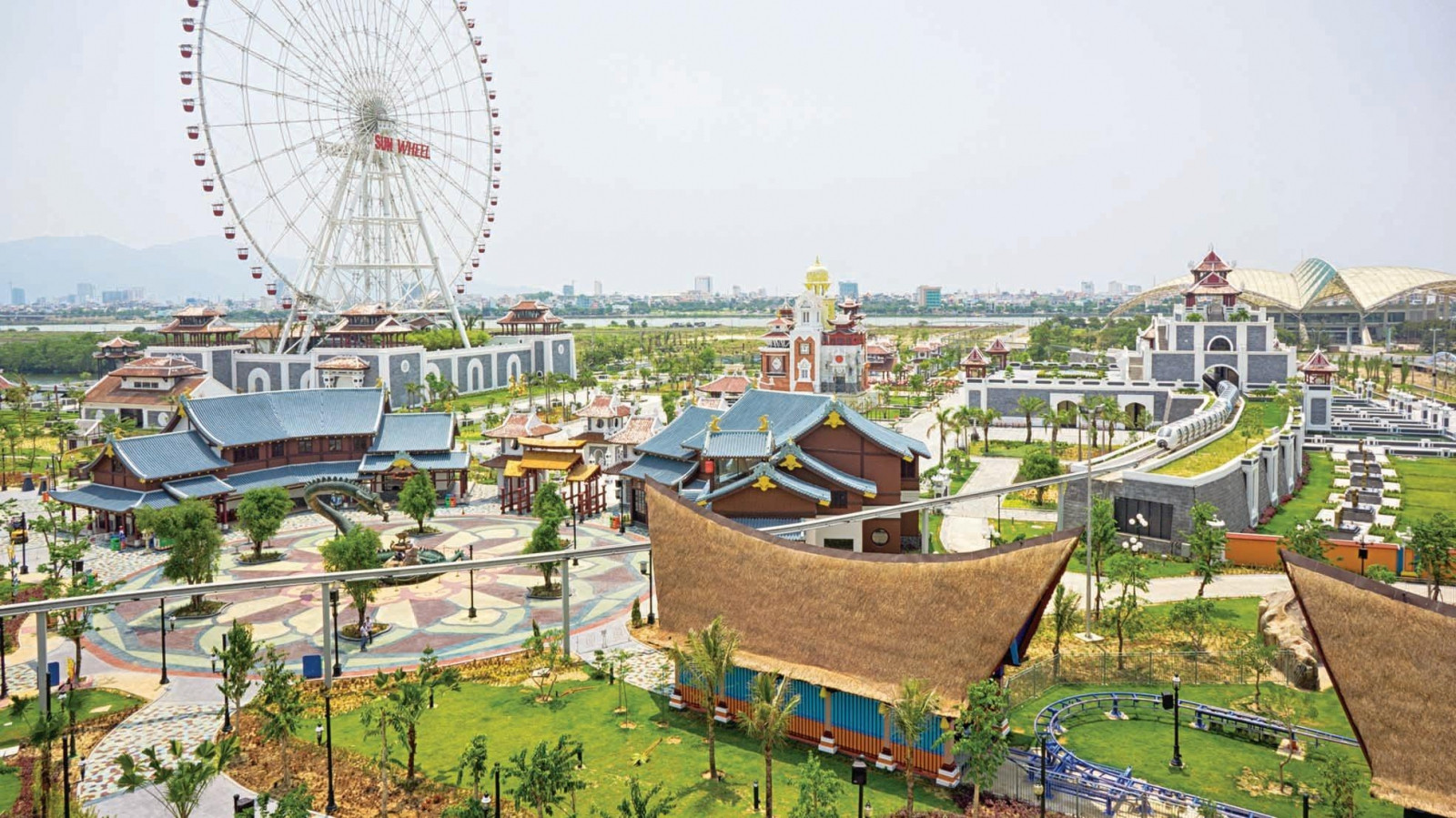 Toàn cảnh Công viên Châu Á Asia Park với vòng quay Sun Wheel, điểm giải trí hấp dẫn ở Đà Nẵng