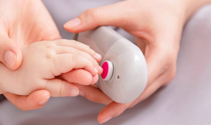 Bấm Móng Tay Trẻ Sơ Sinh: Hướng Dẫn Chi Tiết Từ A Đến Z