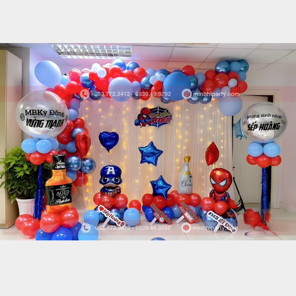 Trang trí thôi nôi bé trai tại nhà chủ đề siêu nhân với đèn Led và bóng bay