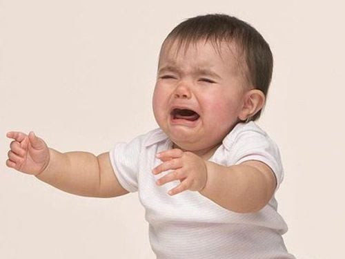 Trẻ 4 tháng tuổi biết làm gì? Phát triển toàn diện cho bé yêu