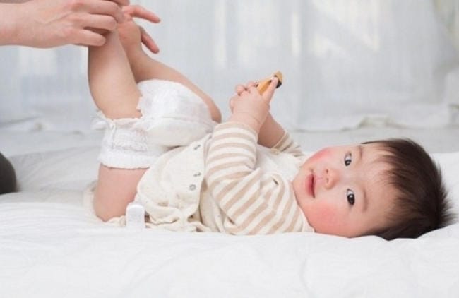 Tần suất đi ngoài bình thường của trẻ 6 tháng, từ 2 đến 4 lần mỗi ngày