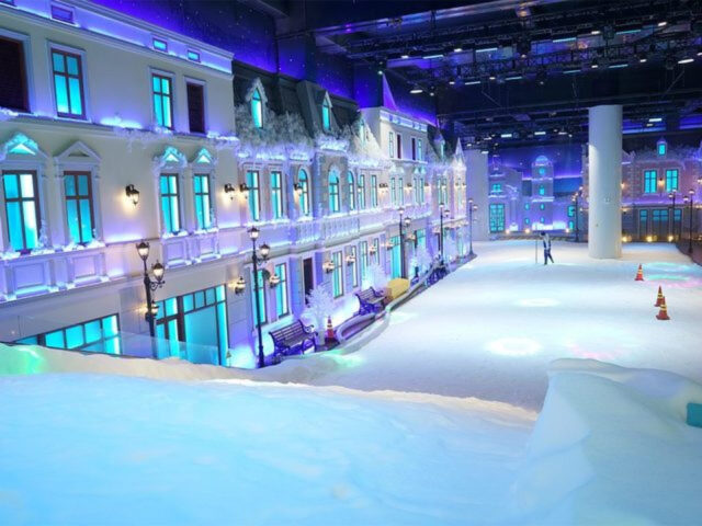 Trẻ em thích thú trượt tuyết tại Sài Gòn Snow Town, khu vui chơi ở Sài Gòn mang không khí mùa đông
