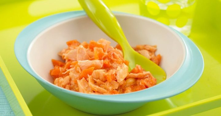 Trẻ mấy tháng ăn được cá hồi? Hướng dẫn toàn diện cho mẹ bỉm