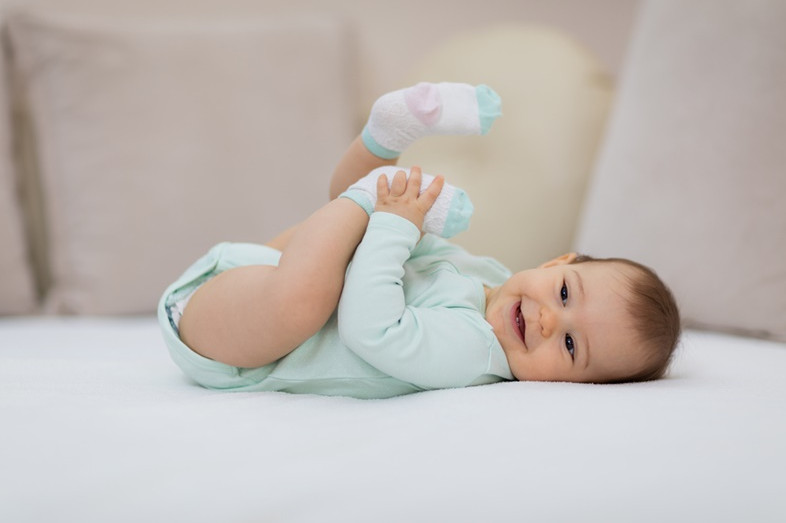 Có Nên Cho Trẻ Lẫy Nhiều? Lợi Ích & Cách Hỗ Trợ An Toàn