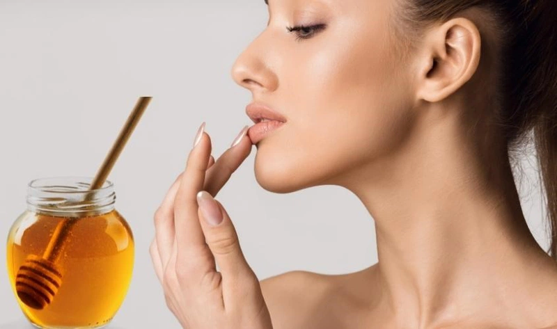 Trị Thâm Môi Bằng Mật Ong Hiệu Quả An Toàn Tại Nhà Trị Thâm Môi Bằng Mật Ong Hiệu Quả An Toàn Tại Nhà