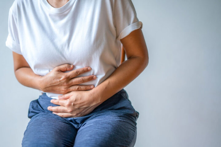 Triệu chứng tắc ruột do nuốt kẹo cao su
