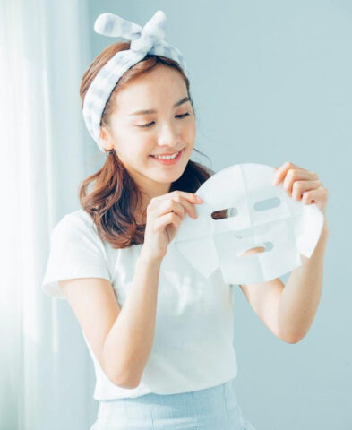 Ứng dụng mặt nạ giấy giúp da căng bóng tự làm từ sữa tươi hiệu quả