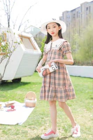 Mua Váy Cho Bé Gái 12 Tuổi: Cẩm Nang Chọn & Địa Chỉ Uy Tín