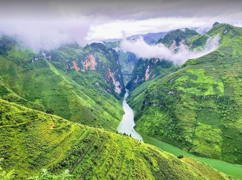 Vẻ đẹp hùng vĩ của Hà Giang mùa xuân, điểm đến lý tưởng cho chuyến du lịch Tết
