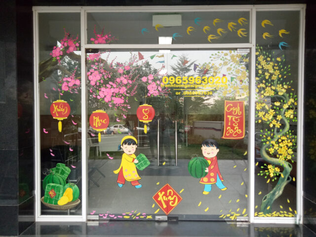 Tranh vẽ cửa kính ngày Tết ấn tượng