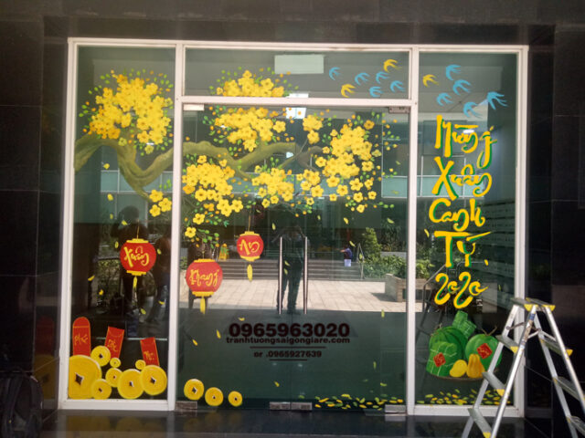 Vẽ tranh trang trí cửa kính độc đáo