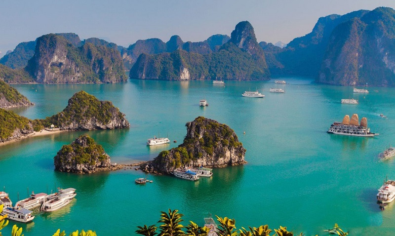Vịnh Hạ Long, kỳ quan thiên nhiên thế giới, là lựa chọn tuyệt vời cho chuyến du lịch Tết