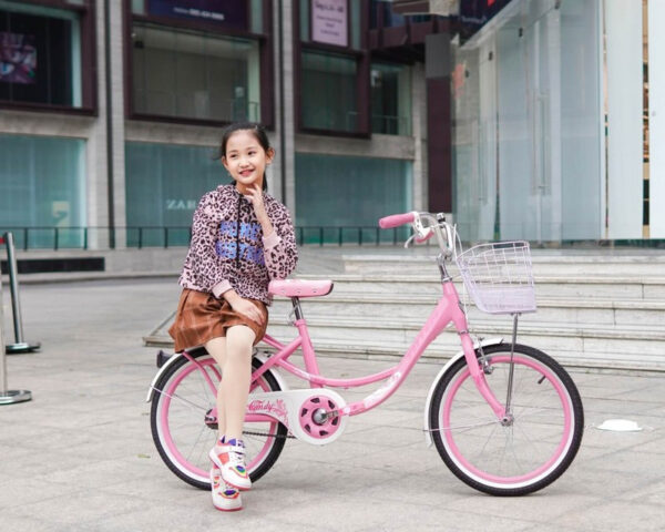 Xe đạp màu hồng trang trí hoa, món quà tặng sinh nhật cho bé gái khuyến khích vận động ngoài trời