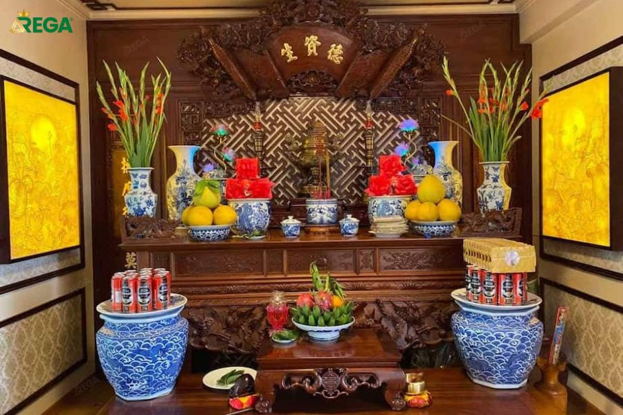 Nên Cắm Hoa Gì Trên Bàn Thờ Gia Tiên Thu Hút Tài Lộc?