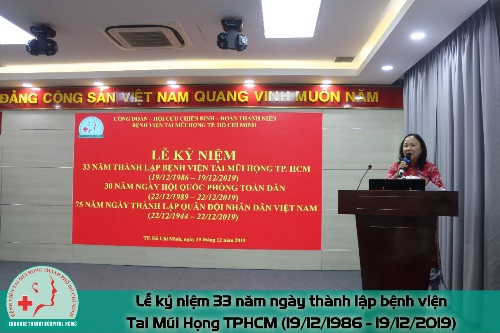 PGS.TS.BS Trần Phan Chung Thủy – Giám đốc Bệnh viện Tai Mũi Họng TP.HCM ôn lại kỷ niệm 33 năm lịch sử phát triển của bệnh viện