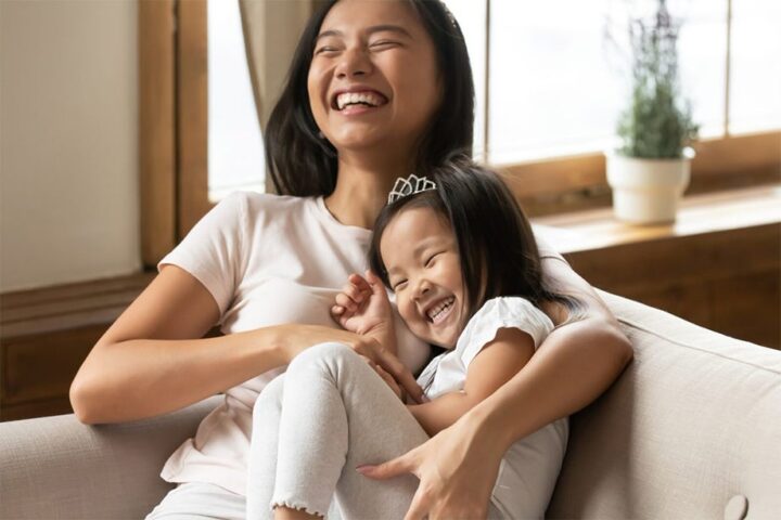 Những điều nên và không nên làm để làm sao để bé bớt bám mẹ hiệu quả
