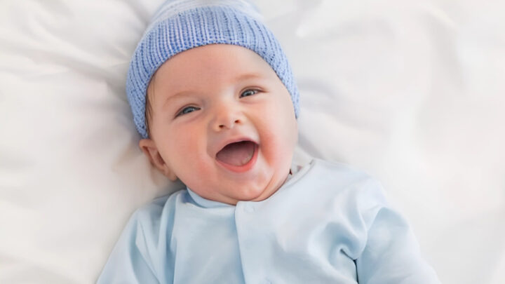 Hình ảnh em bé đáng yêu cười hồn nhiên đẹp nhất