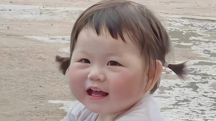 Tải ảnh em bé đáng yêu cười hồn nhiên mủm mỉm