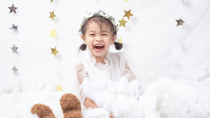 Tải ảnh em bé đáng yêu cười hồn nhiên
