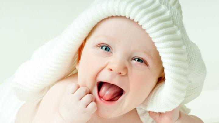 Tải ảnh em bé đáng yêu cười cute chất lượng cao