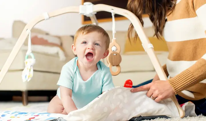 Mẹ nên làm gì khi bé 5 tháng hay la hét, bé 6 tháng hay la hét? Mẹ nên làm gì khi bé 5 tháng hay la hét, bé 6 tháng hay la hét?