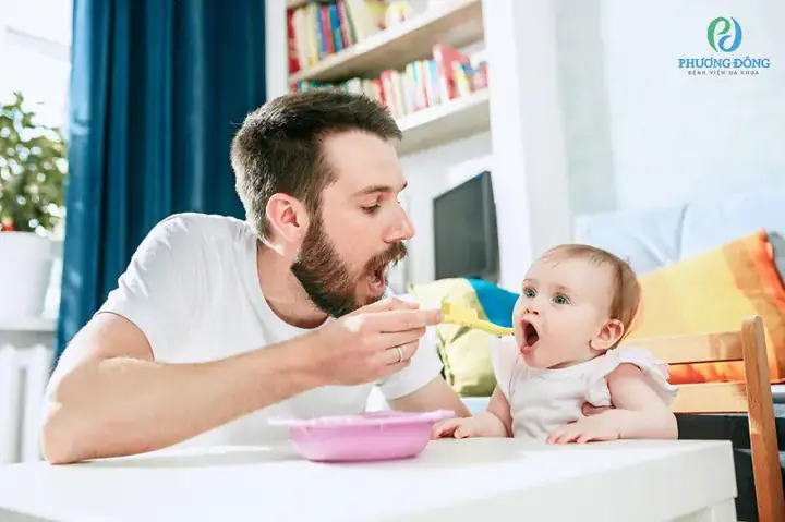 Vì sao nên cho trẻ ăn dặm vào lúc 6 tháng tuổi?