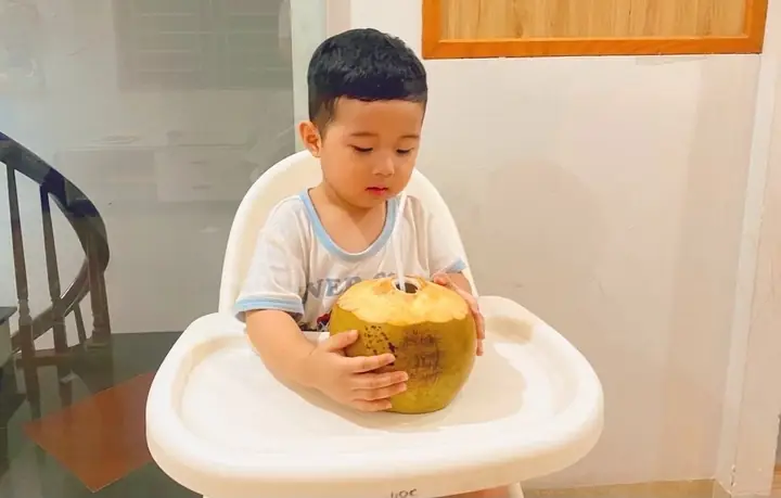 2Trẻ em uống nước dừa hàng ngày có tốt không?