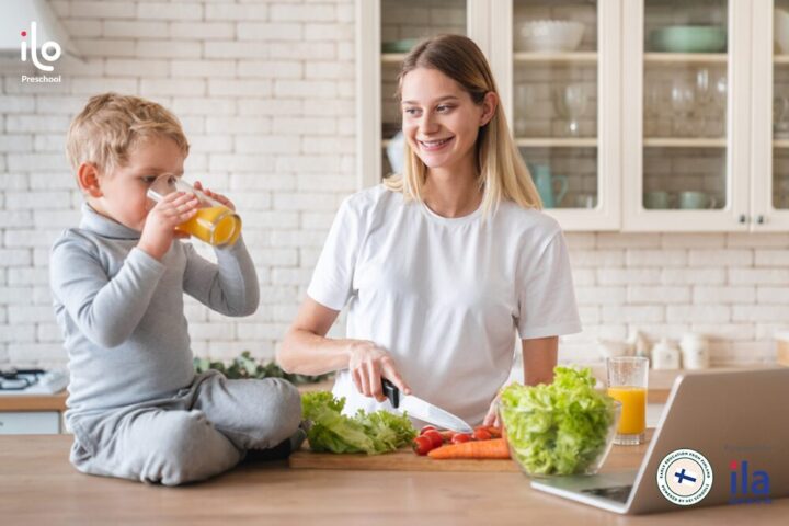 Bổ sung vitamin C hàng ngày cho bé khó ngủ.
