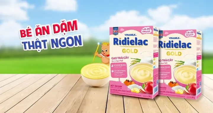 2Cách cho trẻ 4 tháng tuổi ăn dặm
